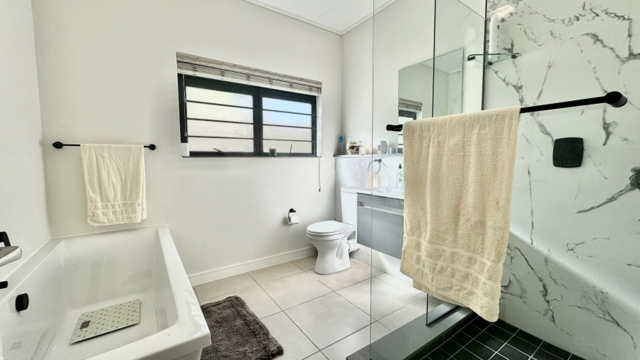 3 Bedroom Property for Sale in The Huntsman Western Cape